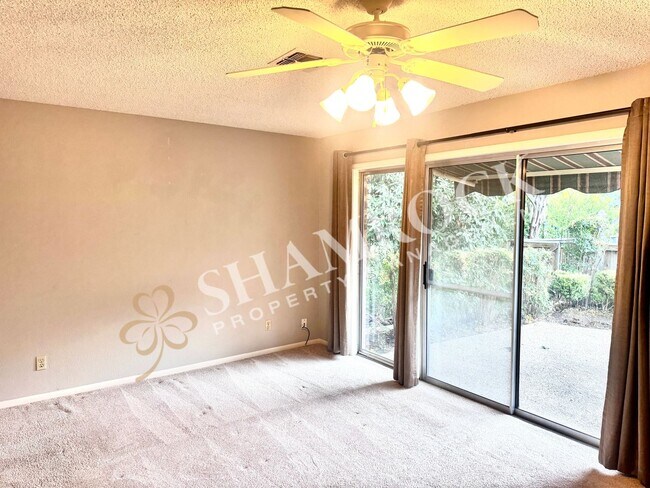 Building Photo - 3206 Creekwood Cir