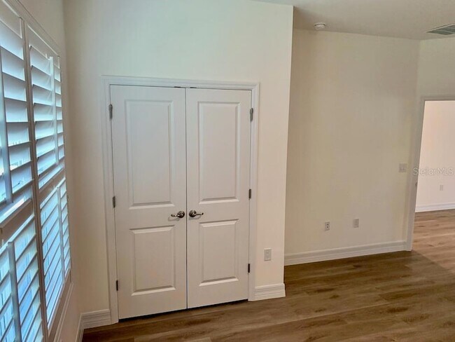 Building Photo - 21475 Seaton Ave