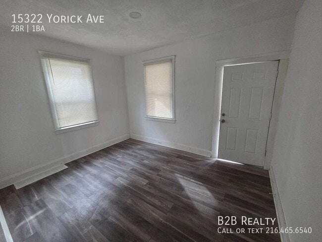 Building Photo - 15322 Yorick Ave