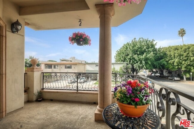 Building Photo - 11578 Iowa Ave