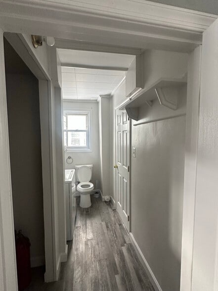 Building Photo - 7347 Waldman Ave