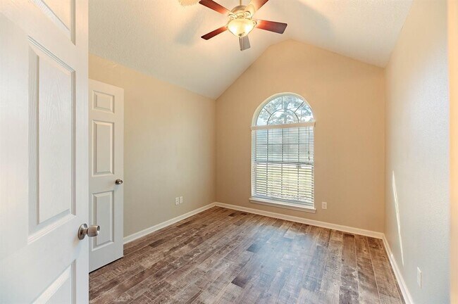 Building Photo - 27210 Afton Way