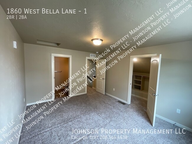 Building Photo - 1860 W Bella Ln