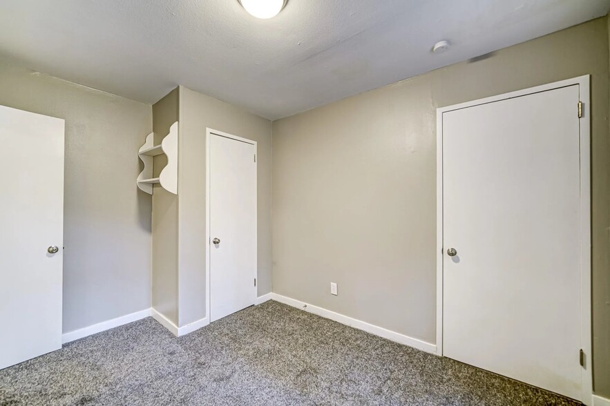 Building Photo - 661 Lorraine Dr