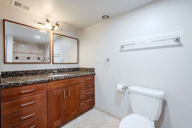 Building Photo - UTILITIES INCLUDED! Fresh & Updated 3bd 2b...