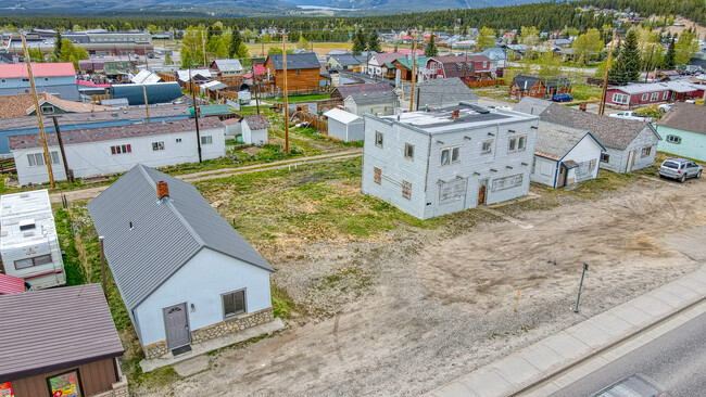 Building Photo - 1305 Poplar St