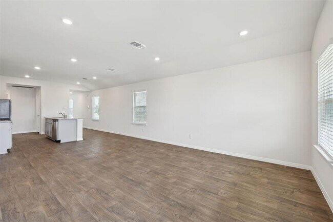 Building Photo - 528 Evergreen Sumac Lp