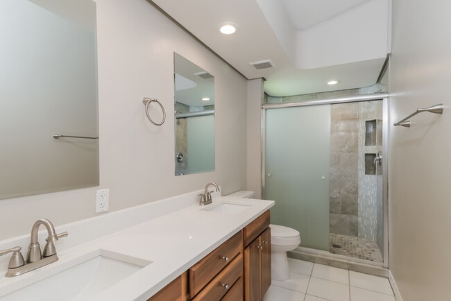 Building Photo - 25406-25407 7 Rivers Cir