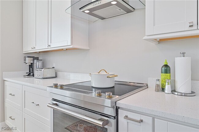 Building Photo - 27570 Tarpon Way