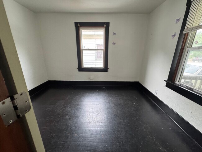 Building Photo - 1765 N Monroe St