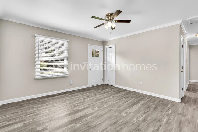 Building Photo - 3054 Cottonwood Dr Se