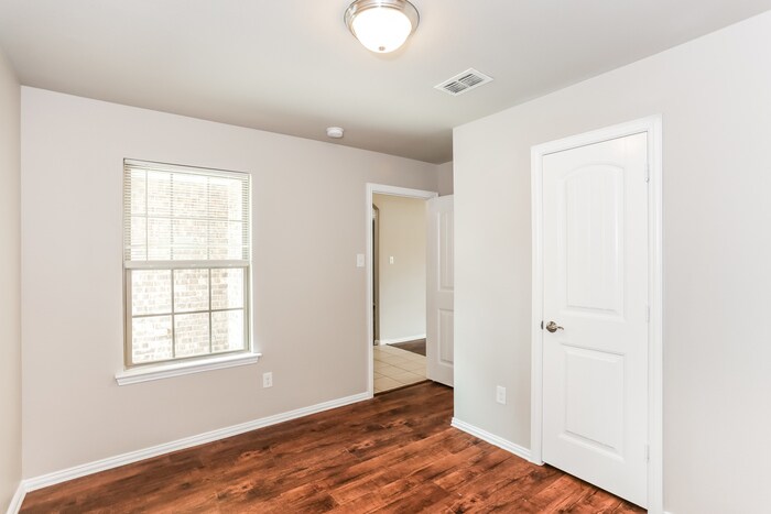 Building Photo - 9124 Abaco Way