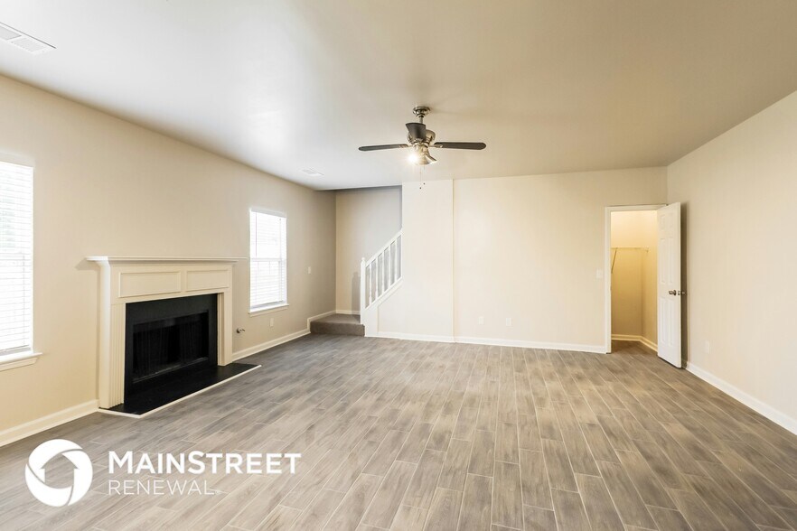 Building Photo - 1562 Gunstock Ct