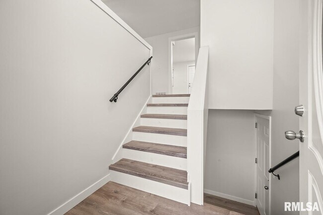 Building Photo - 6822 N Kimberly Dr