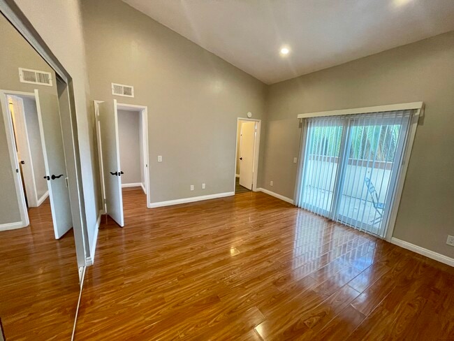 Building Photo - 2027 S Campus Ave