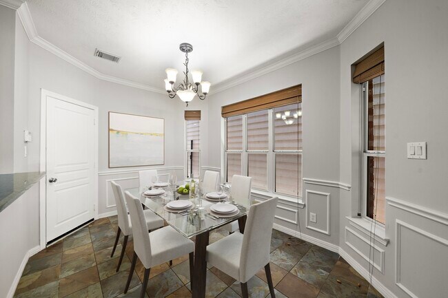 Building Photo - 1517 Asbury St