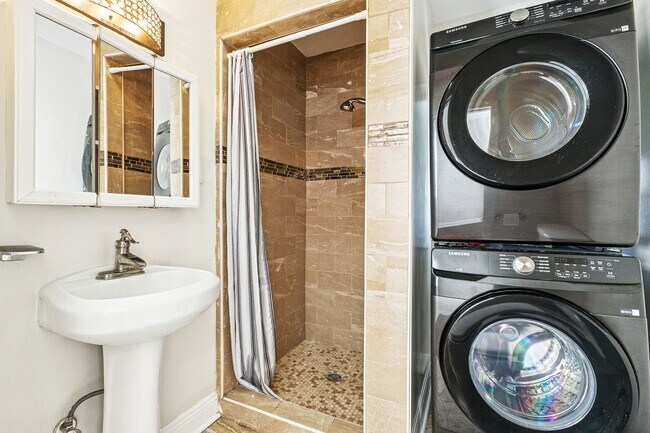 Building Photo - Updated Bywater 3-Bedroom Cottage on Alvar Street