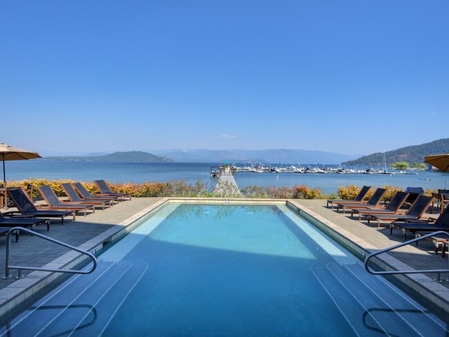 Pool View - 424 Sandpoint Ave