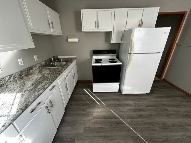 Building Photo - LaVista Charmer