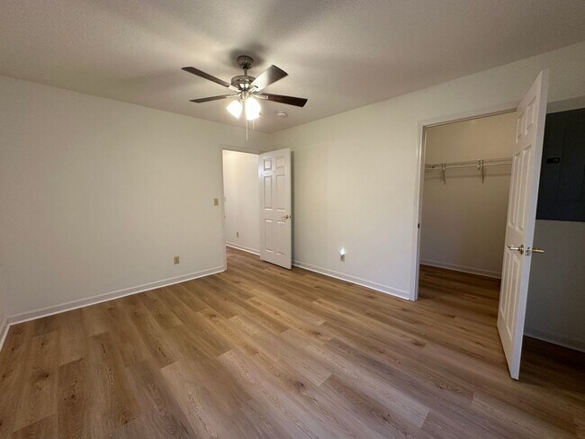 Building Photo - 2 Bedroom / 1 Bath Home Kingsport TN