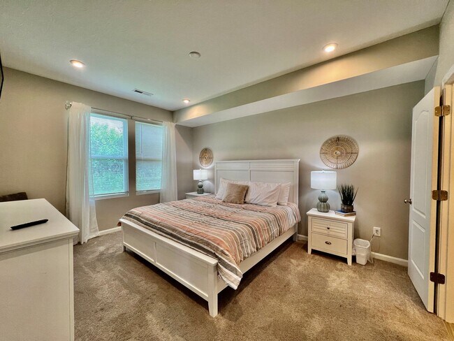 Building Photo - Fully Furnished Luxury Corporate Rental - Brand New Construciton