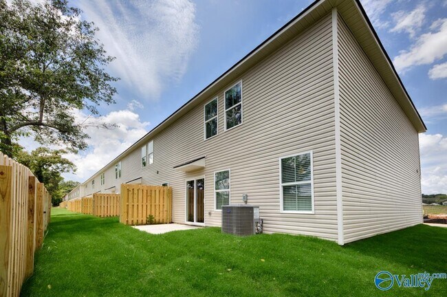 Building Photo - 4117 Hudson Ct SW