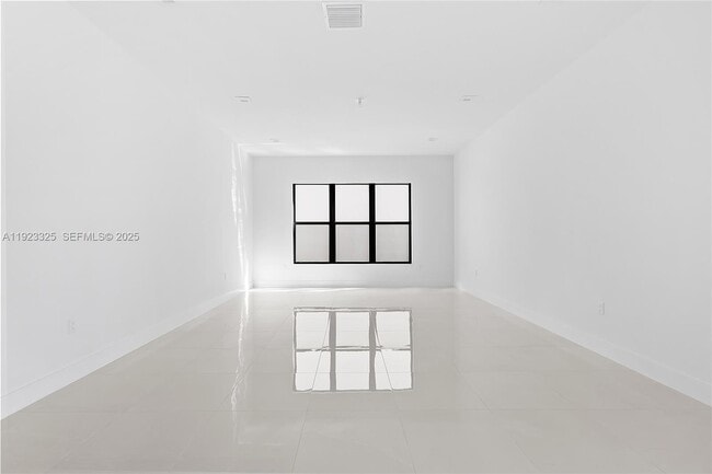 Building Photo - 9362 Tulip Leaf Ct