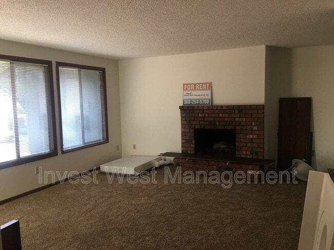 Building Photo - 14306 NE 14th Cir