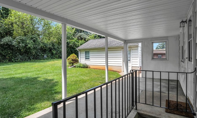 Building Photo - Updated 3-bedroom, 1-bath ranch home locat...