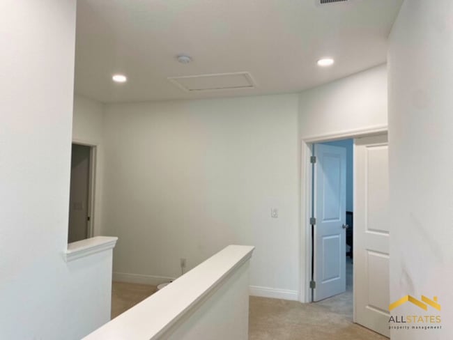 Building Photo - 2941 Siesta View Dr