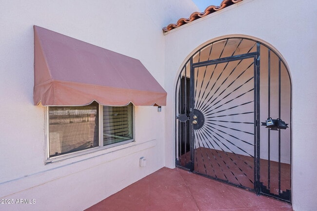 Building Photo - 745 E Pierce St