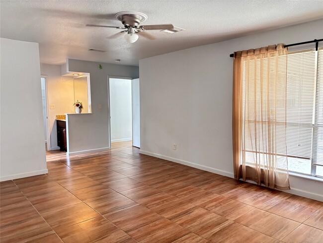 Building Photo - 11547 Willwood Dr