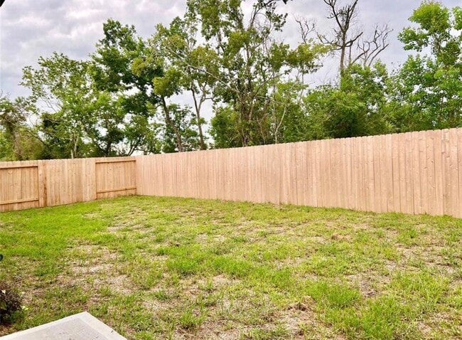 Building Photo - 812 Westpointe Dr