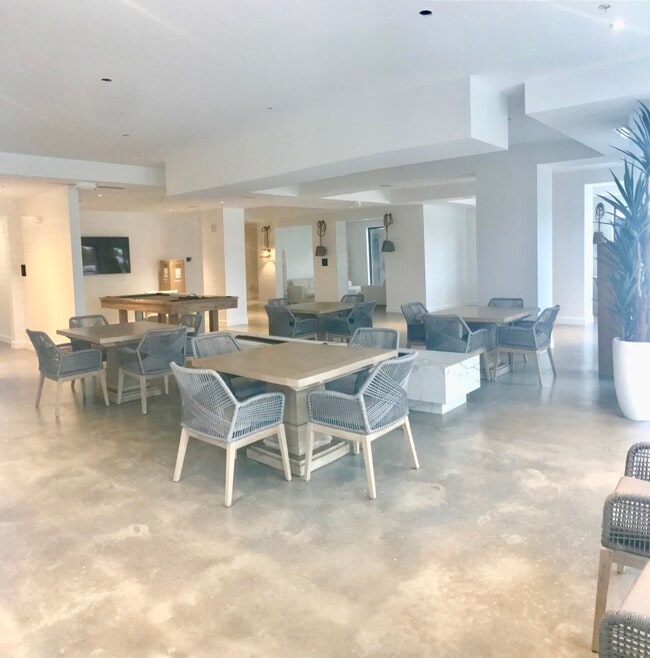 Building Photo - 1111 Central Ave