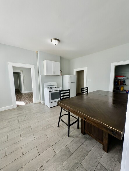 Kitchen - 114 Littleton Ave