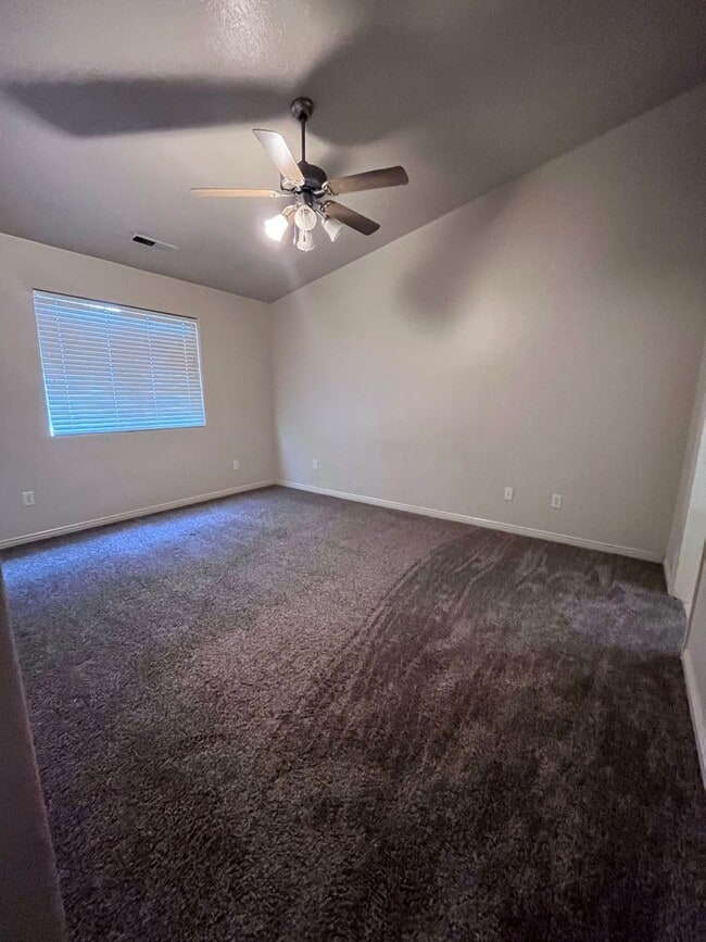 Building Photo - Great 3 bedroom 2 bath home in St George!