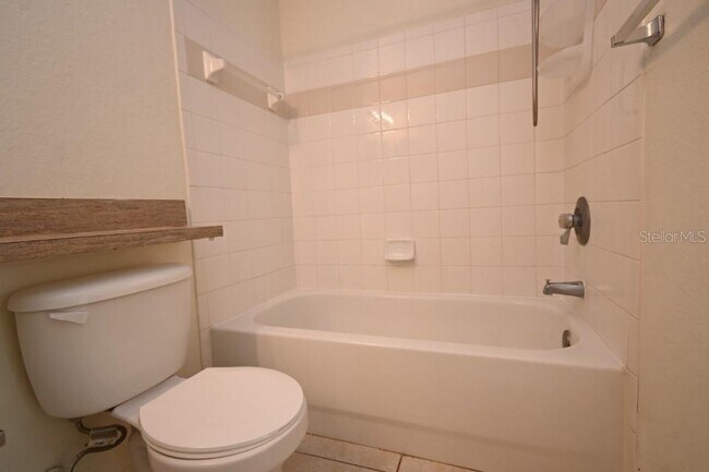 Building Photo - 5914 Willow Ridge Dr