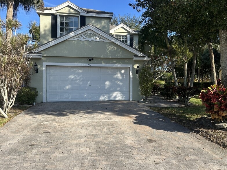 Building Photo - 124 Canterbury Plz