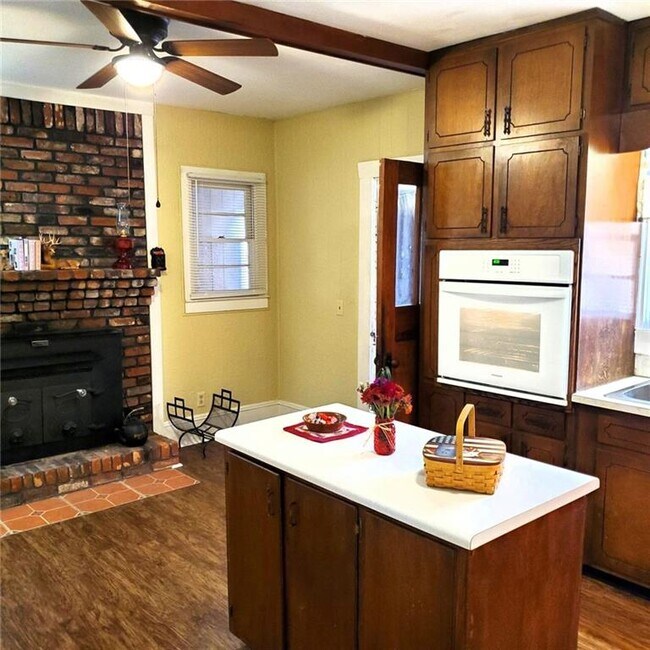 Building Photo - 7025 Rico Rd