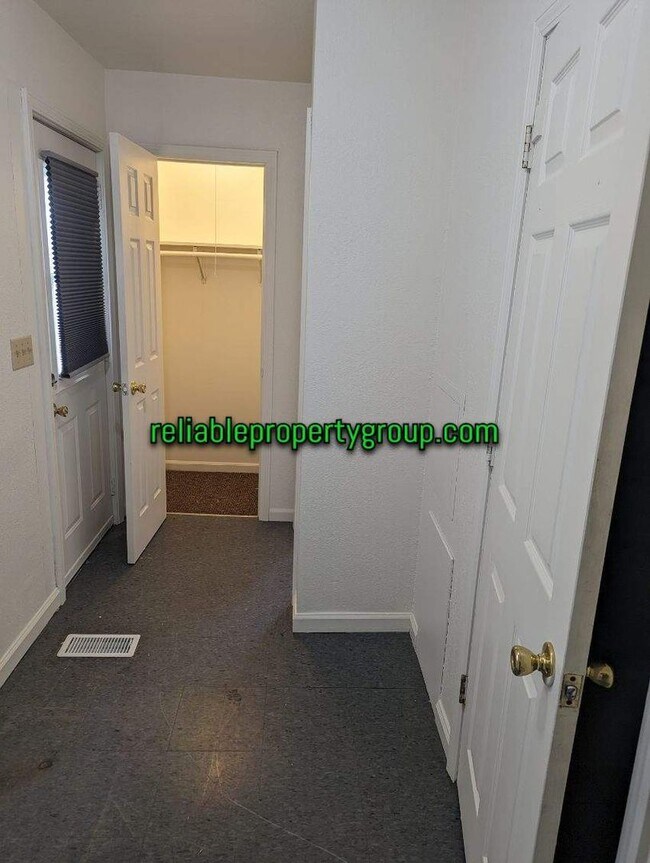 Building Photo - New Listing in Marion IN