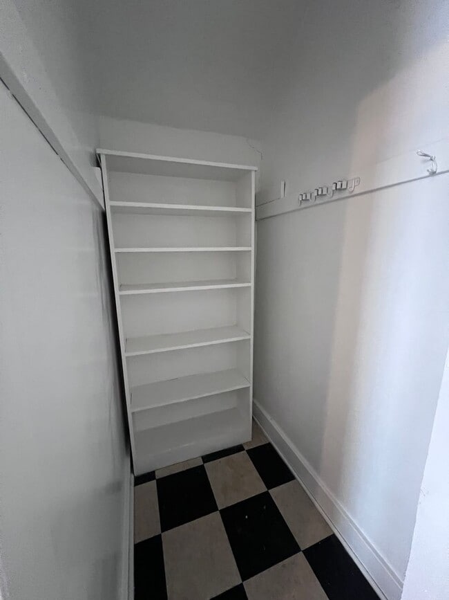 Building Photo - 3 Bedroom Duplex on a Brick Cul-de-sac, Blocks From Eastown and Cherry Hill!