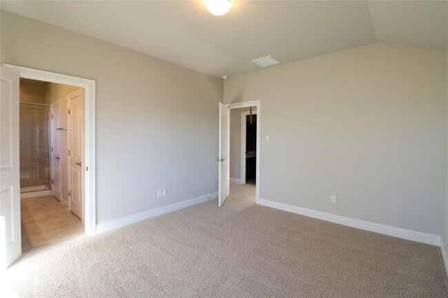 Building Photo - 124 Free Stone Dr