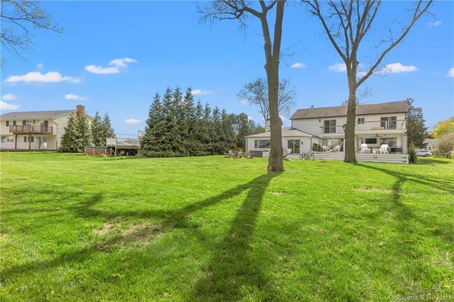 Building Photo - 80 Soundview Dr