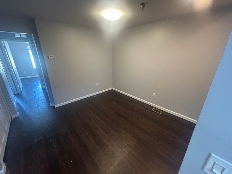 Building Photo - 15626 Stone Crossing Dr