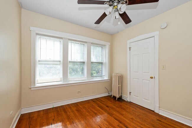 Interior Photo - 6156 S Albany Ave