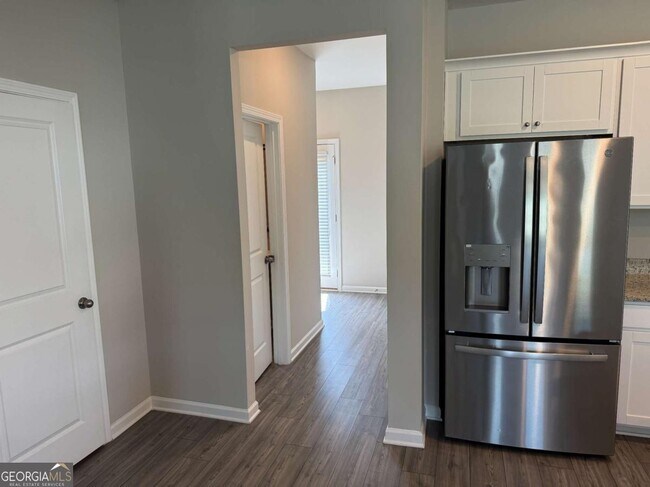 Building Photo - 312 Grey Falcon Ave