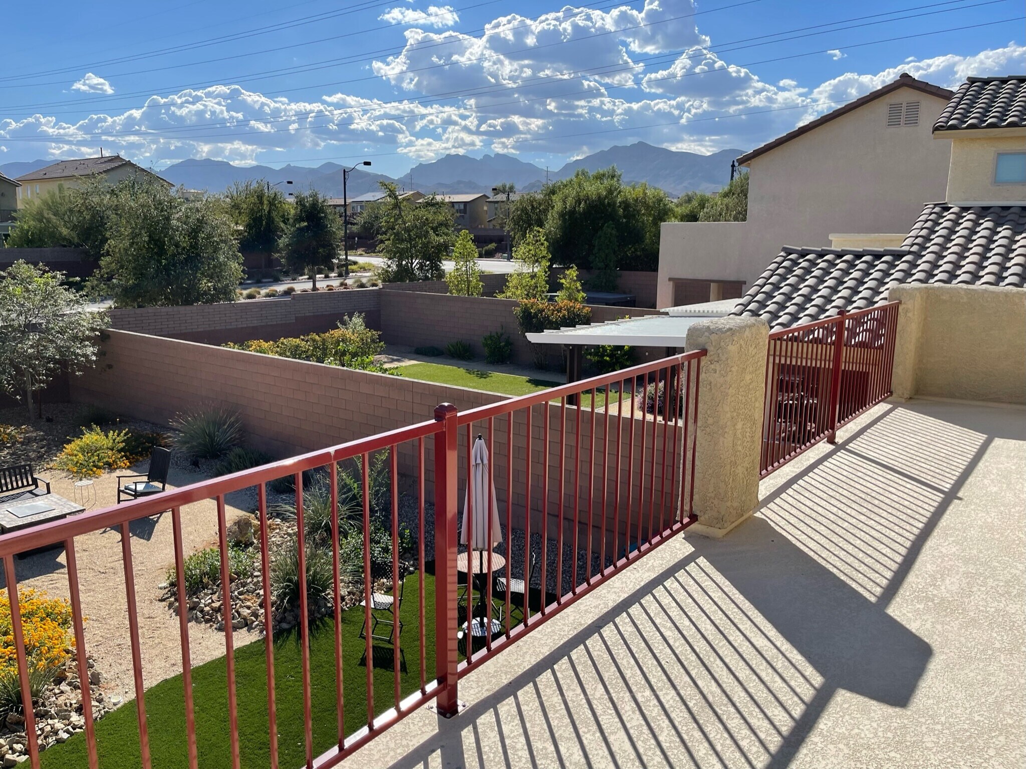 balcony - 10647 Marble Arch St