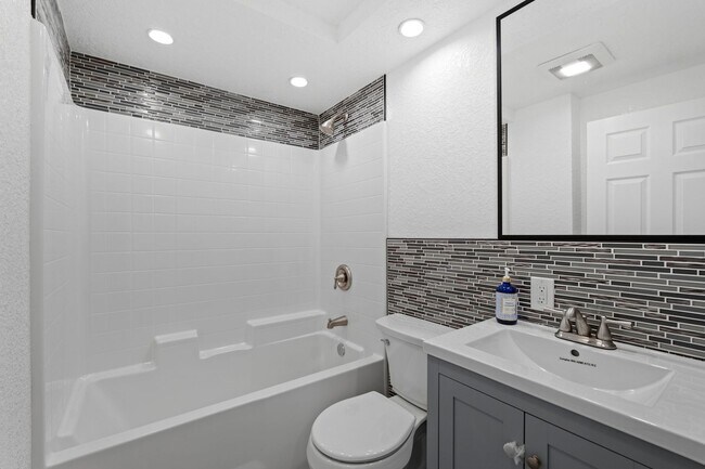 Building Photo - Complete Rebuild Modern Finishes 3 Bedroom 2 Bath Spokane Valley Home fenced backyard
