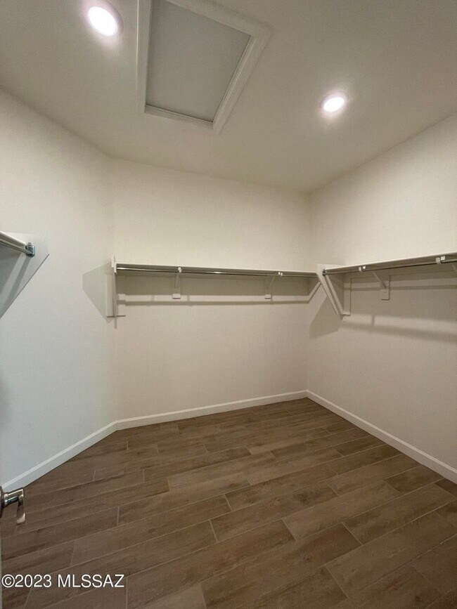 Building Photo - 4 Bed / 3 Bath Energy-efficient home! High...