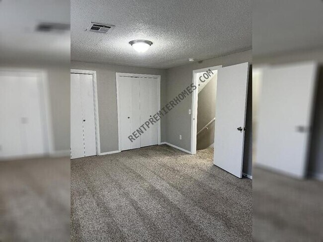 Building Photo - 981 NW 5th St